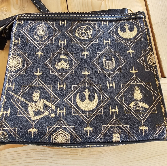 *EUC* Disney Star Wars Last Jedi Dooney & Bourke - Picture 2 of 6